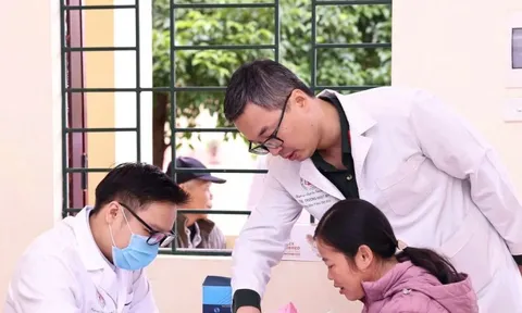 Bộ Y tế khởi động lộ trình miễn viện phí toàn dân