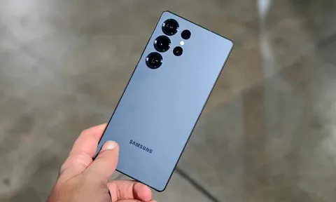 Cây bút công nghệ: "Thử dùng mẫu điện thoại bị chê nhàm chán của Samsung, tôi chợt nhận ra mình đã sai lầm"