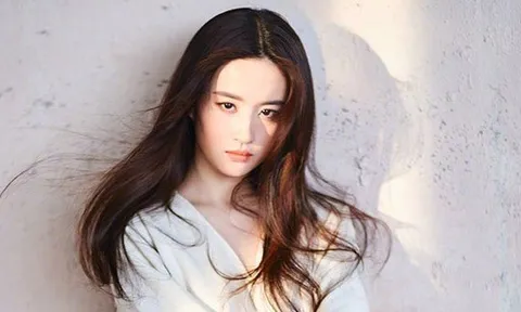 Khoảnh khắc khó tin của Lưu Diệc Phi năm 30 tuổi