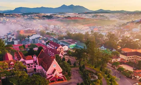 1 điểm du lịch lọt được tìm kiếm nhiều nhất trên Google 2025: Tiểu Paris ở nơi lưng chừng núi, khách Việt, khách Tây đều mê tít