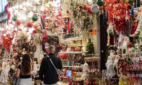 Khung cảnh rực sáng tại Hàng Mã đã trở lại