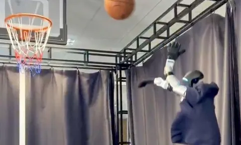 Giống người thật, biết chơi bóng rổ như vận động viên chuyên nghiệp - ngày robot của Trung Quốc thay thế người thật không còn xa