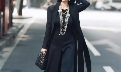 Vóc dáng tuổi 63 của mỹ nhân Việt duy nhất được tung hô “hoa hậu không ngai”, chồng yêu chiều hết mực