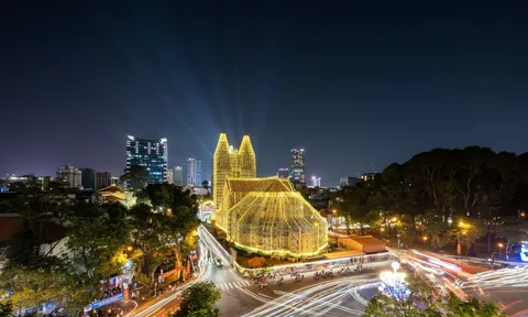 Thắp sáng mùa Giáng sinh trên thành phố mang tên Bác