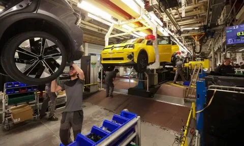 CEO Ford thốt lên: 'Chúng tôi đang trong cuộc chiến sinh tử', đưa ra quyết định lịch sử nhằm cạnh tranh với đối thủ Trung Quốc