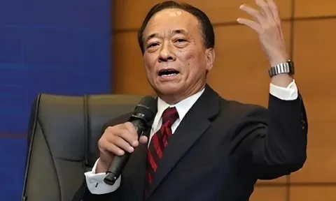 Ngân hàng ồ ạt tăng lãi suất tiết kiệm, TS. Nguyễn Trí Hiếu nhận định: “Nhiều nhà băng đang rất cần vốn”