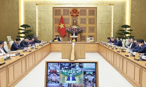 19/12/2025 hoàn thành, thông xe kỹ thuật 3.188 km đường bộ cao tốc, hoàn thành 1.700 km đường bộ ven biển