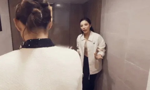 Giúp việc đến cọ toilet, bị Kỳ Duyên quát thẳng vào mặt: "Giờ em đổ lỗi cho khách hàng phải không?"