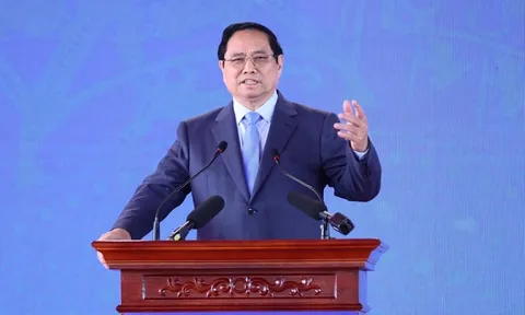 Thủ tướng trao tặng phần thưởng cao quý cho Tập đoàn Sơn Hải và Đèo Cả tại sự kiện trọng đại của đất nước