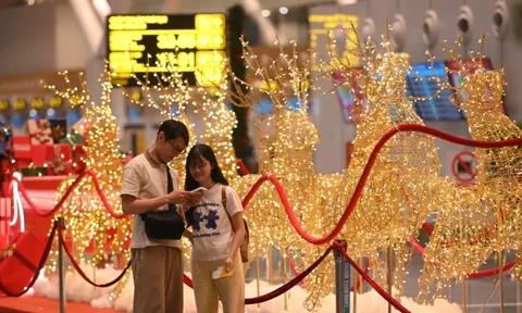 Điểm check-in mới toanh mùa Giáng sinh ở nhà ga hiện đại nhất Việt Nam