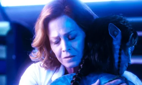 Lần đầu có sao nữ U80 "cưa sừng" đóng cô bé 14 tuổi, ai ngờ được cả thế giới tung hô không ngớt