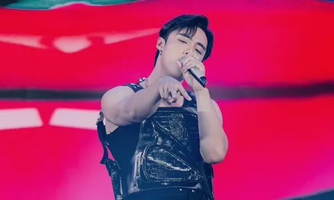 Nam thần Vbiz bán vé fanmeeting ế ẩm, đến mức phải để mẹ giải cứu?