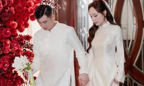 Thủ môn U23 Việt Nam làm lễ ăn hỏi thạc sĩ hơn 3 tuổi, visual cô dâu sáng bừng, chuẩn "trai tài gái giỏi"