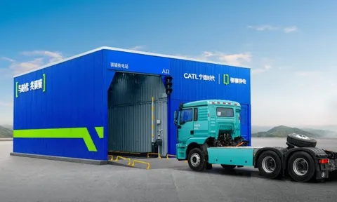 Việt Nam còn đang khởi động trạm đổi pin xe máy, quốc gia này đã khai trương trạm đổi pin xe tải hạng nặng: Quy trình mất đúng 5 phút, 5 năm nữa bao phủ toàn tuyến đường bộ