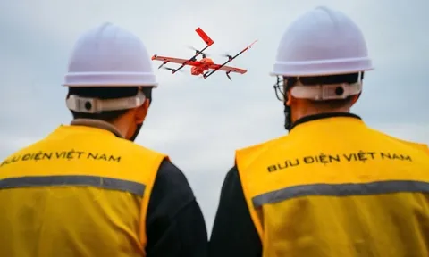 Việt Nam lần đầu tiên dùng UAV vận chuyển mẫu xét nghiệm y tế, sếp Vietnam Post khẳng định: Không phải để diễn
