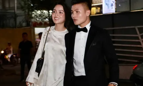 Quang Hải tay trong tay Chu Thanh Huyền, Hoàng Đức bảnh bao tại thảm đỏ Gala trao giải Quả bóng vàng Việt Nam 2025