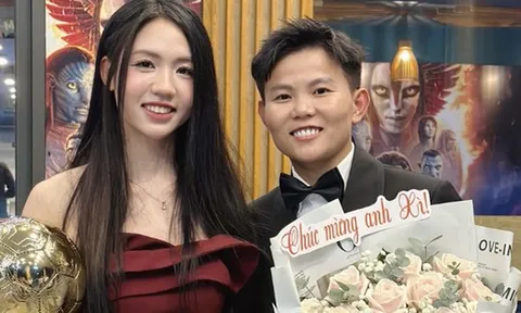 Hotgirl xinh như búp bê bên Quả bóng Vàng nữ Việt Nam 2025 là ai?