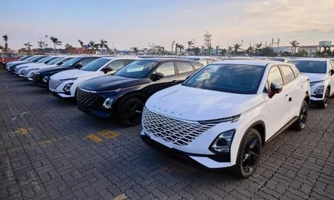 Nhập khẩu ô tô cuối năm: Xe Trung Quốc bứt tốc mạnh