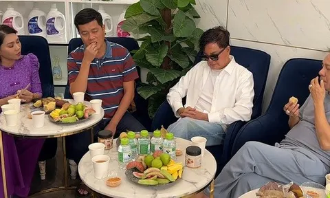 Trùm Điền Quân Khương Dừa họp nóng 3 nghệ sĩ sau khi tạm đóng cửa cơ sở kinh doanh