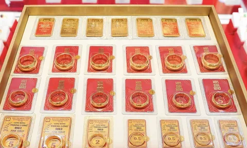 Sáng 30/12: Giá vàng thế giới lao dốc, vàng trong nước giảm gần 3 triệu đồng/lượng