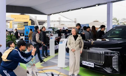 VinFast ghi dấu ấn di chuyển xanh tại Vietnam Mobility Show 2025