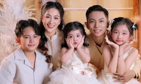 Nhà Khánh Thi - Phan Hiển toàn cực phẩm: Bộ ảnh đầu năm xịn xò, visual 3 "cậu ấm câu chiêu" hot hơn bố mẹ!