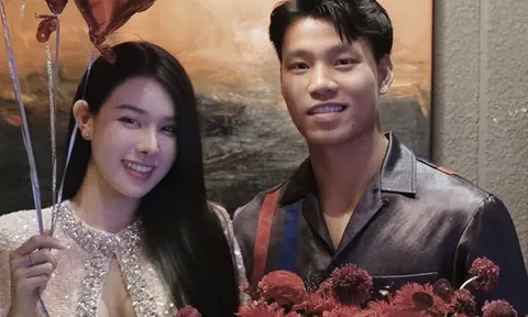 Ai bằng Văn Thanh nữa, bạn gái ốm "ting ting" 500 triệu, 20/10 tặng iPhone 17, mua nhà cho nàng để tên chung