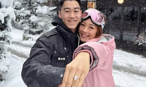 Á hậu giàu nhất showbiz được bạn trai doanh nhân ngành tài chính cầu hôn, trao nhẫn kim cương khủng