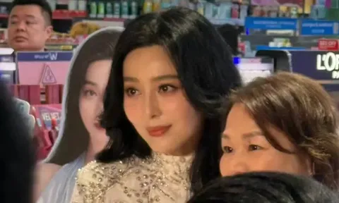 Nể Phạm Băng Băng: 44 tuổi qua cam thường còn đẹp hơn cả poster bên cạnh