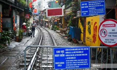 Đề nghị dừng tàu khách chạy qua "phố cà phê đường tàu"