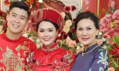 Hiếm có mẹ vợ nào như phu nhân Chủ tịch CLB Sài Gòn: Tự tay đi giày cho con rể Duy Mạnh gây xúc động