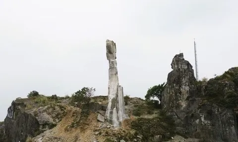 Diện mạo Hòn Vọng Phu sau khi được đầu tư 17 tỉ đồng chống đổ sập