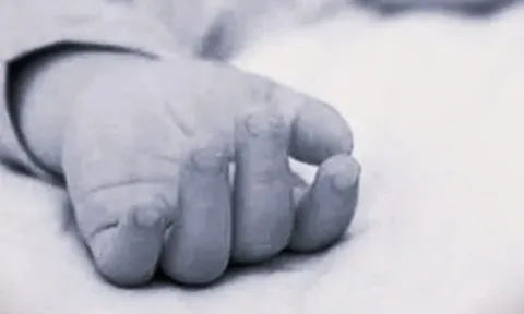 Vừa uống thứ quen thuộc, bé 20 tháng tuổi tử vong