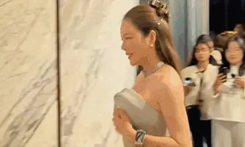 Ở Việt Nam có nữ nghệ sĩ xây biệt thự chứa trăm người vẫn thênh thang, dát vàng lộng lẫy đến lóa mắt