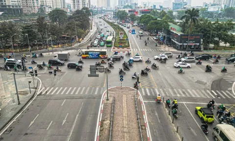 Sau gần 1 tháng xén vỉa hè, 'điểm đen' ùn tắc Lê Văn Lương thay đổi ra sao?