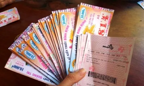 Vết trượt dài của anh cửu vạn nghèo sau khi trúng độc đắc 42 tờ vé số