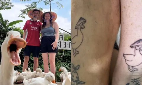 Quá mê chăn vịt ở Việt Nam, cặp đôi Tây xăm hình vịt đội nón lá làm kỷ niệm