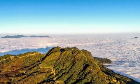 Chiêm ngưỡng biển mây ở 'chín tầng thang'