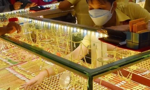 Giá vàng, bạc tăng cao do đâu?