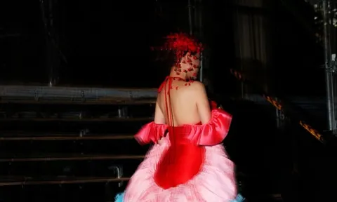 Nữ ca sĩ được biểu diễn ở Văn phòng Chính phủ: Ra album làng nhạc chao đảo, có hit quốc tế vang danh Việt Nam