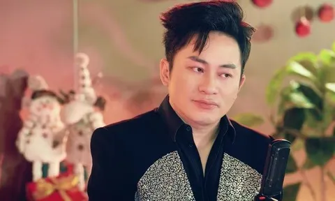 Tùng Dương bay từ Hà Nội vào TP.HCM, gần 2 giờ sáng làm một việc