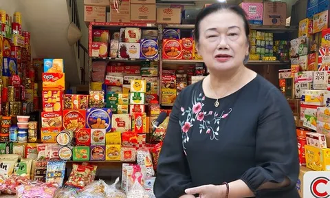 Hộ kinh doanh kể khách hàng mua hai gói mì 10.000 đồng, trả lại một gói cũng phải sửa hóa đơn: Chuyên gia Thuế nói gì?