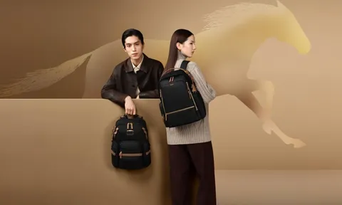 Dây cương và họa tiết dập nổi: Cảm hứng từ môn cưỡi ngựa trong bộ sưu tập Tết của thương hiệu có tuổi đời 51 năm