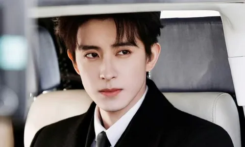 Tổng tài ngày đi làm bằng trực thăng, tối lái Bentley dạo phố: Visual tuyệt đối ngôn tình không bút mực nào tả nổi