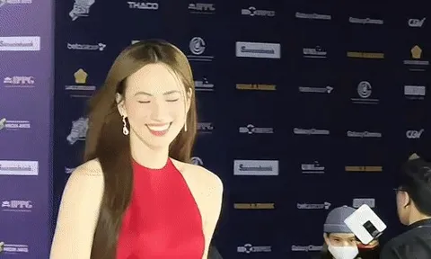 Ngoại lệ showbiz: Mỹ nhân chẳng thiết ăn diện lồng lộn, nhưng càng cố mặc đơn giản càng "phát sáng" trong đám đông