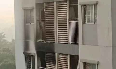 Cháy căn hộ chung cư ở Tp.HCM lúc rạng sáng, 3 người nguy kịch do ngạt khói