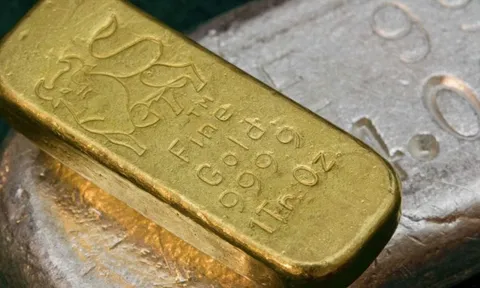 Vàng tăng giá, nhưng không nhanh bằng món đồ "bình dân" này: Một hộp nhỏ đã đủ mua căn hộ tại thành phố