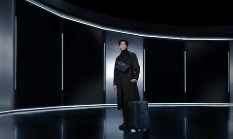 “Tổng tài hàng real” của showbiz lại gây sốt