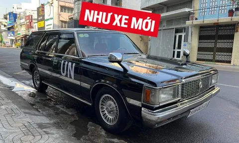 Ông Đặng Lê Nguyên Vũ đem Toyota Crown Wagon hàng hiếm lên phố: Vỏ 40 năm vẫn bóng loáng nhưng màu nội thất mới đặc biệt gây chú ý