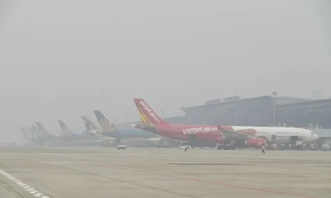 13 chuyến bay tại Nội Bài không thể cất - hạ cánh sáng nay